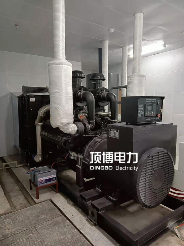 當(dāng)柴油發(fā)電機(jī)運(yùn)行中出現(xiàn)這些現(xiàn)象時(shí)，應(yīng)考慮是否排氣管發(fā)生了堵塞