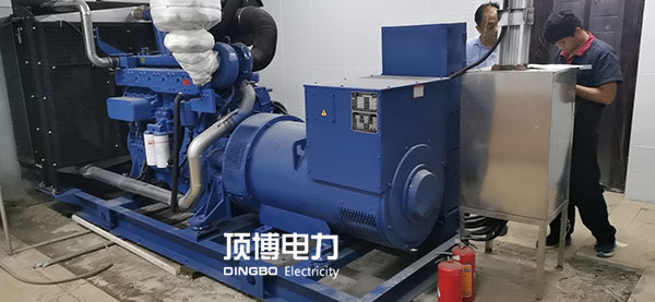 注意！柴油發(fā)電機上或周圍的灰塵、泥土和異物也是引起火災或機組過熱的原因