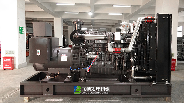 工業(yè)4.0下的電力新選擇：頂博智能柴油發(fā)電機組，為現(xiàn)代工業(yè)注入強勁動力